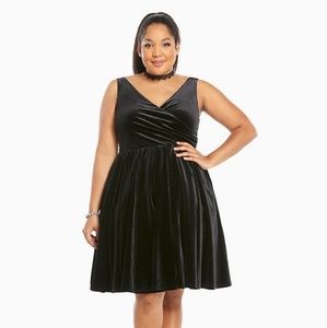 Torrid Velvet Surplice Dress, Black Size 18